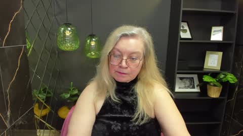 Snapshot of natalicloud chatting on December 14, 2:10 pm NataliCloud online show from December 14, 2:10 pm