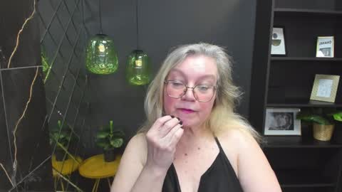 Snapshot of natalicloud chatting on December 21, 2:47 pm NataliCloud online show from December 21, 2:47 pm