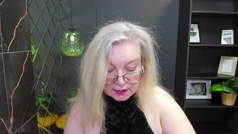 Snapshot of natalicloud chatting on December 22, 1:44 pm NataliCloud online show from December 22, 1:44 pm