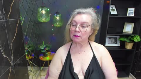 Snapshot of natalicloud chatting on December 28, 4:52 pm NataliCloud online show from December 28, 4:52 pm
