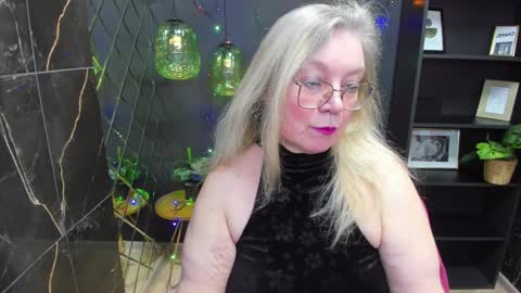 Snapshot of natalicloud chatting on January 5, 1:26 pm NataliCloud online show from January 5, 1:26 pm