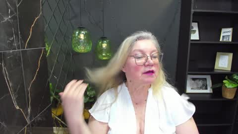 Snapshot of natalicloud chatting on January 12, 4:18 pm NataliCloud online show from January 12, 4:18 pm