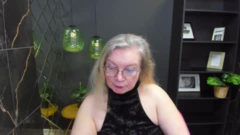 Snapshot of natalicloud chatting on January 17, 1:35 pm NataliCloud online show from January 17, 1:35 pm