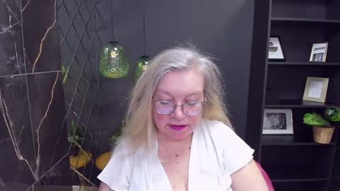 Snapshot of natalicloud chatting on January 18, 1:29 pm NataliCloud online show from January 18, 1:29 pm