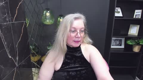 Snapshot of natalicloud chatting on February 8, 5:50 pm NataliCloud online show from February 8, 5:50 pm