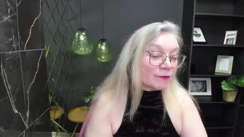Snapshot of natalicloud chatting on February 19, 5:27 pm NataliCloud online show from February 19, 5:27 pm