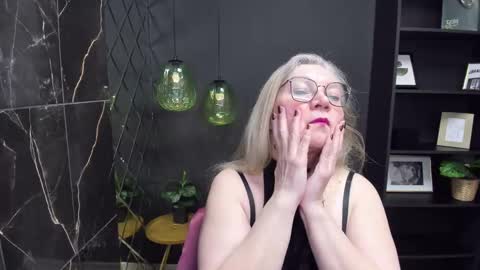 Snapshot of natalicloud chatting on February 23, 4:13 pm NataliCloud online show from February 23, 4:13 pm