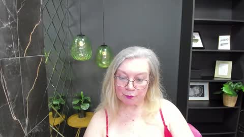 Snapshot of natalicloud chatting on March 8, 1:47 pm NataliCloud online show from March 8, 1:47 pm