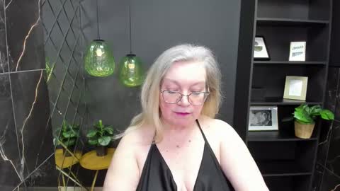 Snapshot of natalicloud chatting on March 9, 1:15 pm NataliCloud online show from March 9, 1:15 pm