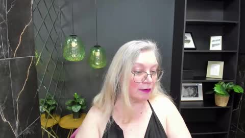 Snapshot of natalicloud chatting on March 9, 4:22 pm NataliCloud online show from March 9, 4:22 pm