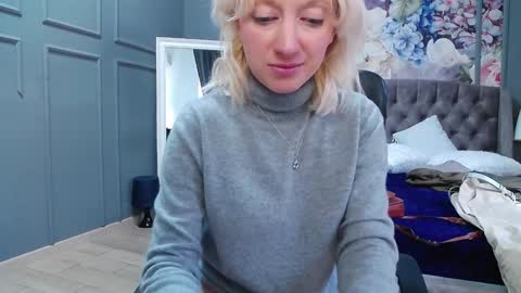 Snapshot of natalie_bitton chatting on January 3, 10:09 am Natalie online show from January 3, 10:09 am