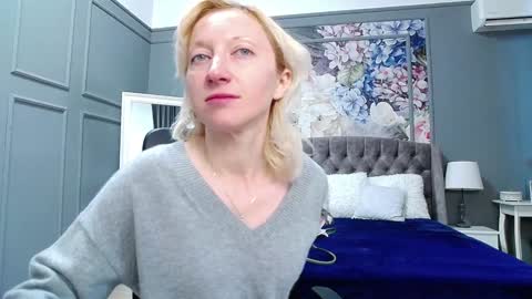 Snapshot of natalie_bitton chatting on January 5, 8:22 am Natalie online show from January 5, 8:22 am