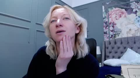 Snapshot of natalie_bitton chatting on January 6, 10:46 am Natalie online show from January 6, 10:46 am