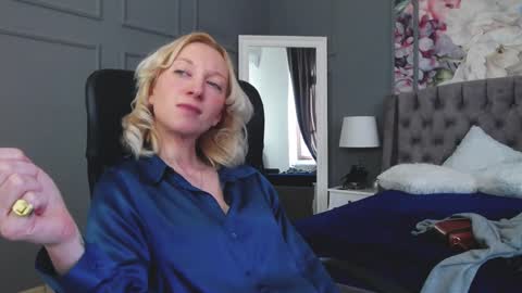 Snapshot of natalie_bitton chatting on January 13, 10:47 am Natalie online show from January 13, 10:47 am