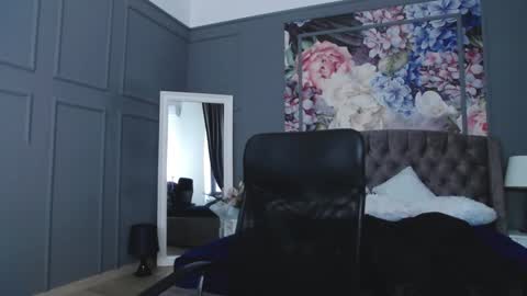 Snapshot of natalie_bitton chatting on February 1, 10:26 am Natalie online show from February 1, 10:26 am