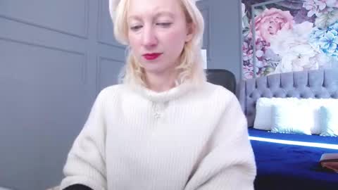 Snapshot of natalie_bitton chatting on February 21, 7:34 am Natalie online show from February 21, 7:34 am