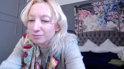 Snapshot of natalie_bitton chatting on February 23, 7:11 am Natalie online show from February 23, 7:11 am