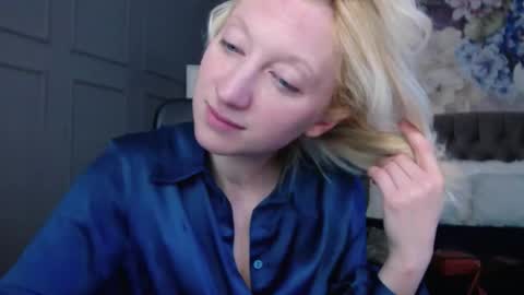 Snapshot of natalie_bitton chatting on March 9, 12:31 pm Natalie online show from March 9, 12:31 pm