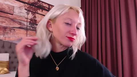 Snapshot of natalie_bitton chatting on October 3, 11:29 am Natalie online show from October 3, 11:29 am