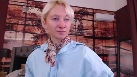 Snapshot of natalie_bitton chatting on January 6, 11:47 am Natalie online show from January 6, 11:47 am