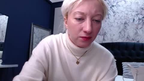 Snapshot of natalie_bitton chatting on January 11, 10:42 am Natalie online show from January 11, 10:42 am