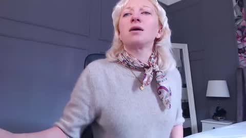 Snapshot of natalie_bitton chatting on February 12, 7:25 am Natalie online show from February 12, 7:25 am