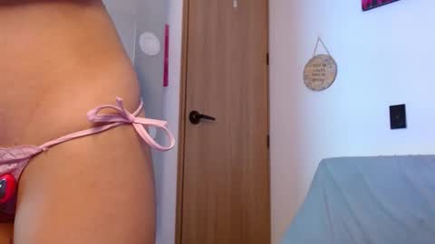 Snapshot of natalie_juice chatting on March 23, 4:27 am Natalie OF online show from March 23, 4:27 am