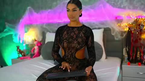 nataliedelices online show from October 18, 6:19 pm