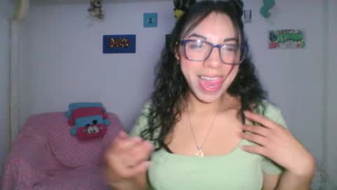 Snapshot of nataliesweet22 chatting on March 17, 11:41 pm Natalie online show from March 17, 11:41 pm