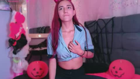 natalliapradas online show from October 21, 8:20 pm