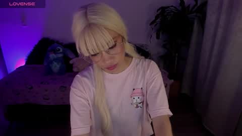 MissNatis online show from November 9, 1:37 am