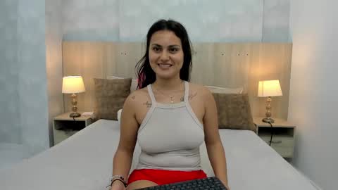 Snapshot of nataly_calderon chatting on March 9, 9:13 am Nataly Calderon online show from March 9, 9:13 am