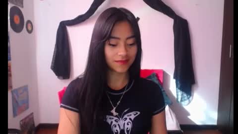 Snapshot of natalyescobar_lx chatting on January 16, 1:25 pm Nataly Escobar online show from January 16, 1:25 pm