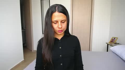 Snapshot of natalyfit_ chatting on December 15, 2:59 pm NatalyFit online show from December 15, 2:59 pm