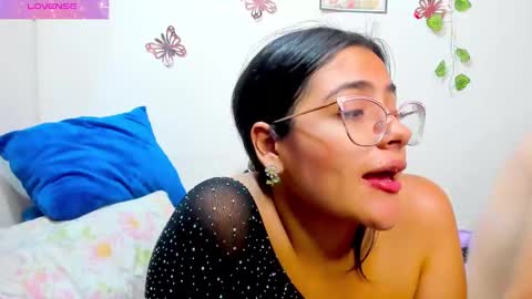 natalystevens online show from December 17, 8:54 pm