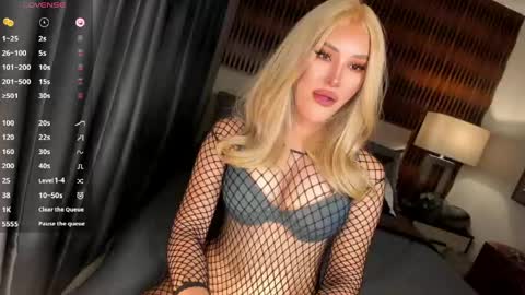 Snapshot of natasha2112 chatting on March 18, 2:58 am Natasha online show from March 18, 2:58 am