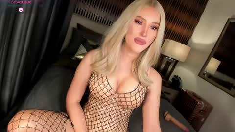 Natasha online show from May 14, 3:35 am