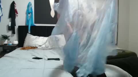 Snapshot of natasha_baby0 chatting on November 17, 2:39 am natasha_baby0 online show from November 17, 2:39 am