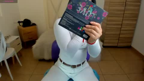 Snapshot of natasha_bernett chatting on April 21, 10:34 pm Natasha Bernett online show from April 21, 10:34 pm