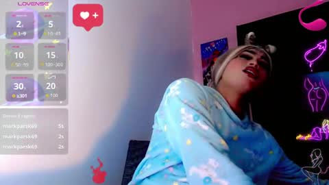 natasha_clifford online show from April 20, 7:48 pm