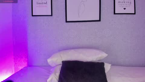 Snapshot of natasha_harpper chatting on February 25, 3:27 pm Natasha online show from February 25, 3:27 pm