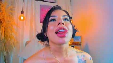 Snapshot of natasha_hartaman chatting on March 9, 11:46 pm online show from March 9, 11:46 pm