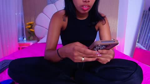 Snapshot of natasha_luna_ chatting on April 28, 7:19 pm Natasha online show from April 28, 7:19 pm