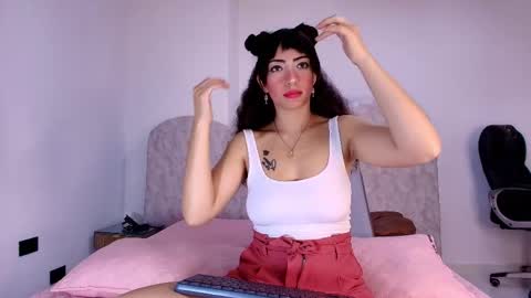 natasha_segura online show from May 4, 11:50 am