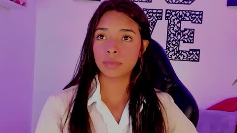 Snapshot of natasha_smith_ws chatting on February 21, 10:00 pm Natasha online show from February 21, 10:00 pm