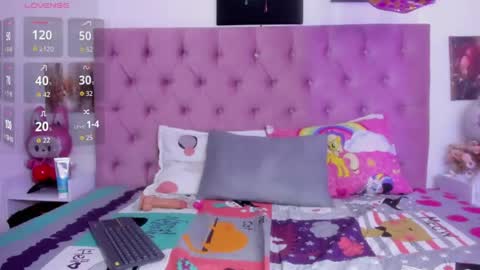 natasha_wishx online show from May 15, 9:00 pm