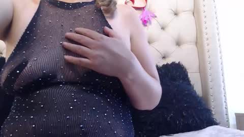 Snapshot of natashaa_clauss chatting on February 16, 7:43 pm Natasha Claus online show from February 16, 7:43 pm