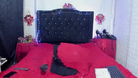 natashaburgos online show from January 4, 3:17 pm