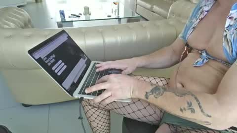 Snapshot of natashanolimids chatting on June 28, 9:37 am ownedbythw bestgoddess online show from June 28, 9:37 am