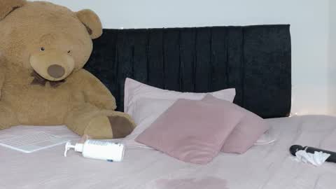 Snapshot of natashaparker__ chatting on February 13, 9:55 pm Natasha online show from February 13, 9:55 pm